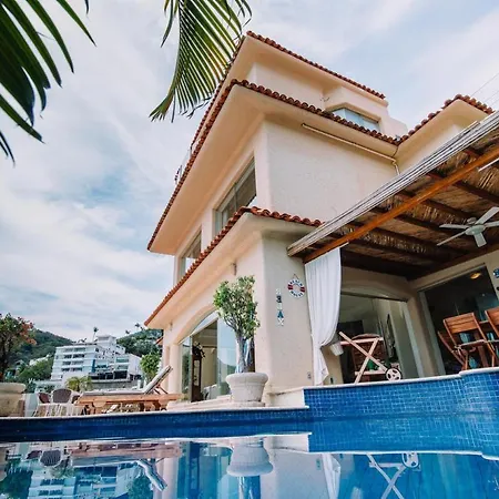 Villa Tres, Villas Brisas, Guitarrón